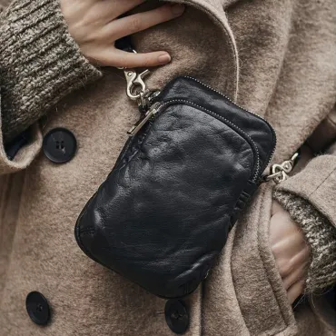 Mobiltaske i blødt skind