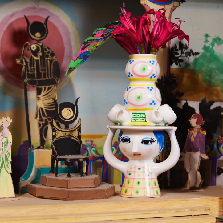 Lady with hat Lysestage H16 cm