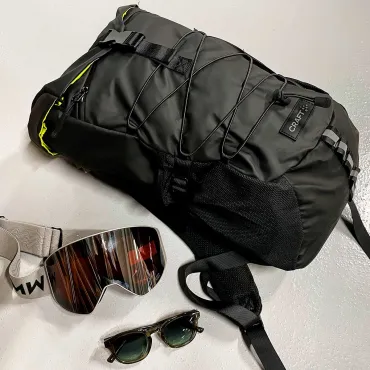 Backpack 25L, klassiske vintage solbriller og CLEAR XE2 Skibriller