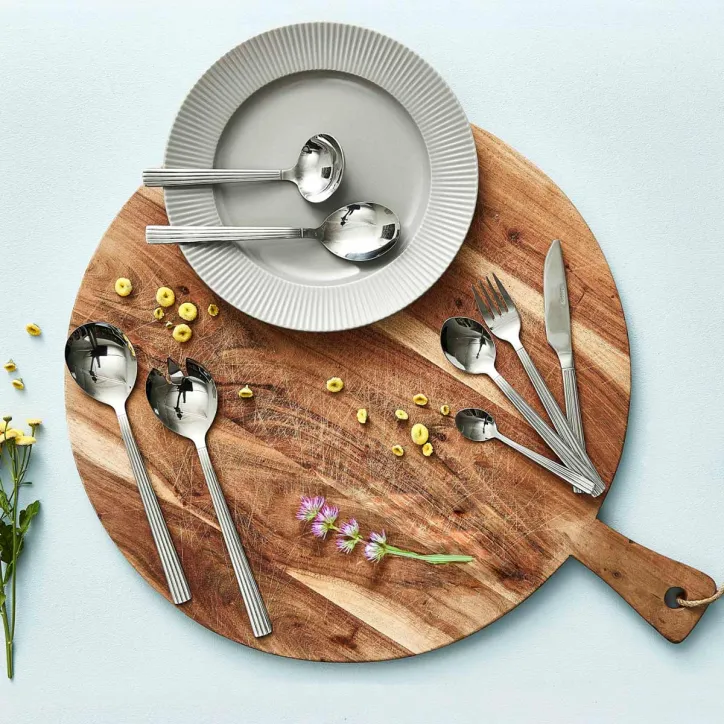 Groovy bestiksæt 24 dele med salatsæt og sauceske