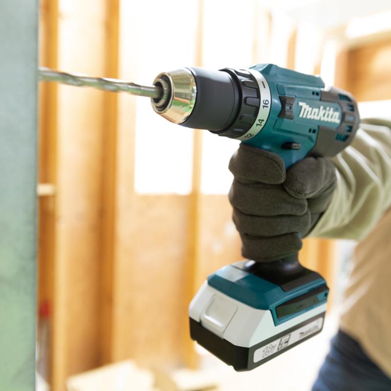 Makita Akku bore- og skruemaskine