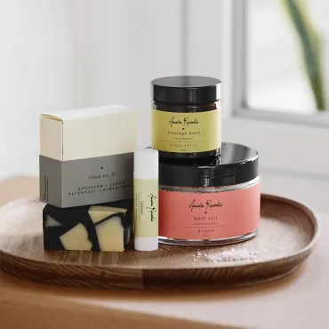 Badesalt, soap no 5, læbepomade og massagecreme