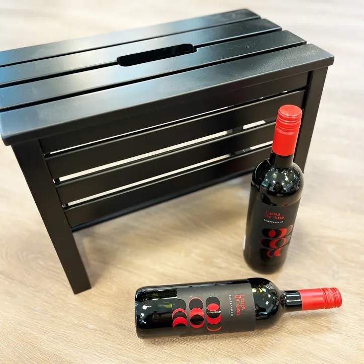 Valdemar multi skammel med 2 skønne flasker rødvin