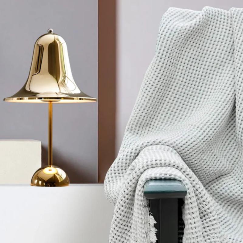 Verner Panton Pantop Shiny lampe & Georg Jensen Damask plaid 130×180