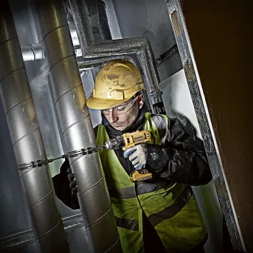 DeWalt boremaskine, organizer, bor- og bitsæt og afstandsmåler