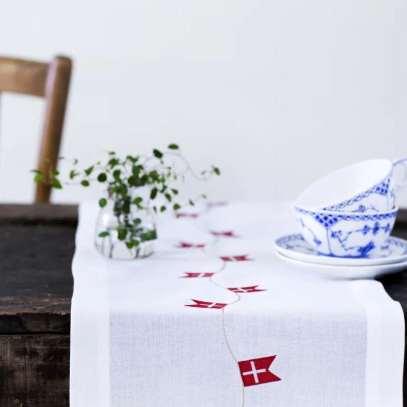 Dannebrog flag og bordløber - 1