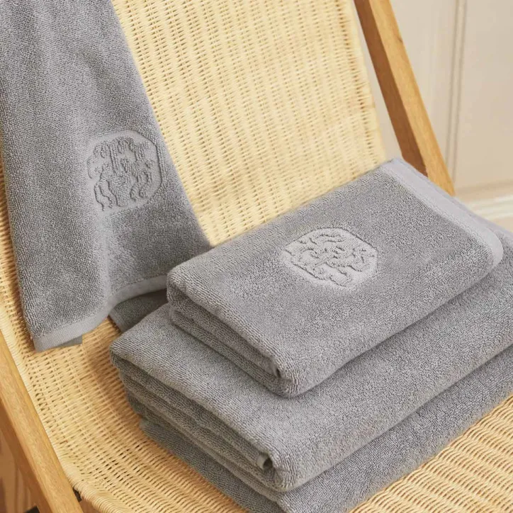 House Nordic multiskammel og GJD håndklæder