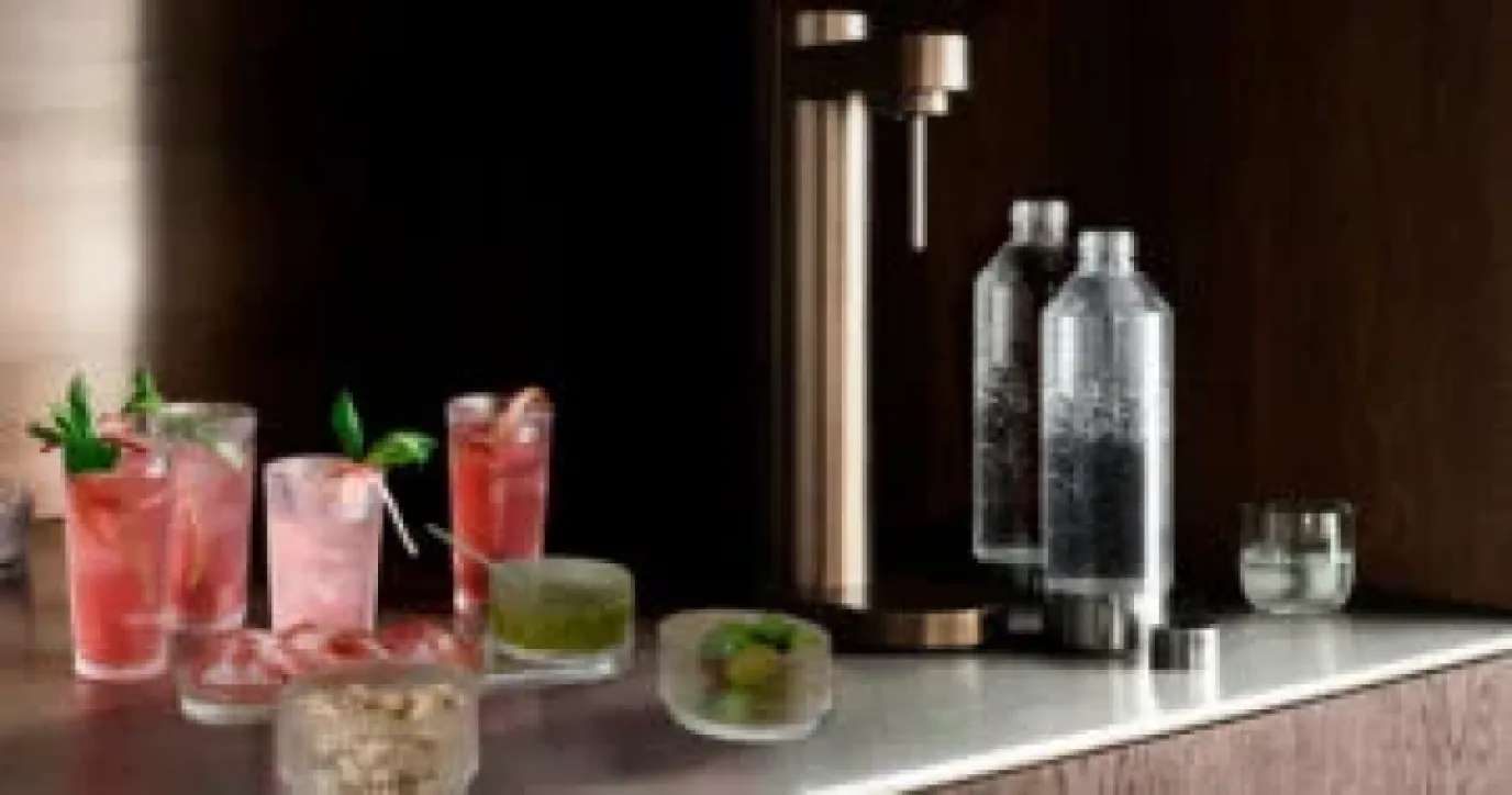 Stelton BRUS kulsyremaskine & 8 stk. long drik glas & tapassæt