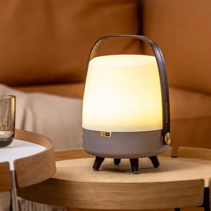 Senza bænk, GJD plaid og Kooduu højtalerlampe