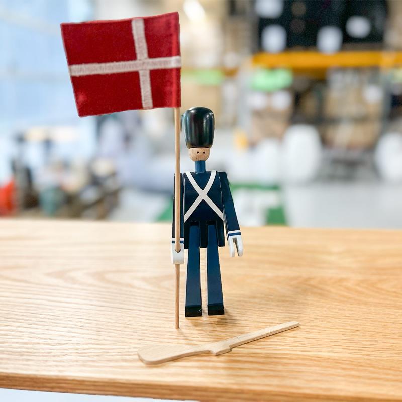 Kay Bojesen garder med Noble Denmark metal hylde - 2