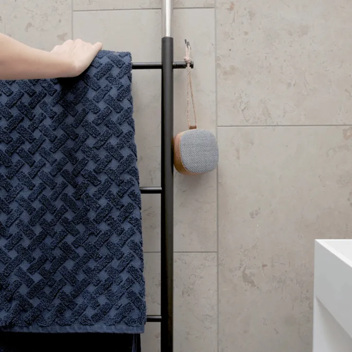 Garder lille LTD 2024 med SACKit Go Wood trådløs højttaler - 3