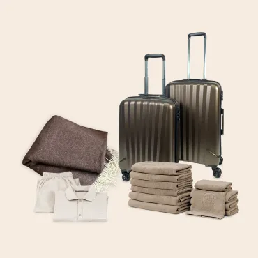 Bon Goût kuffertsæt med damask håndklæder, plaid og pyjamas