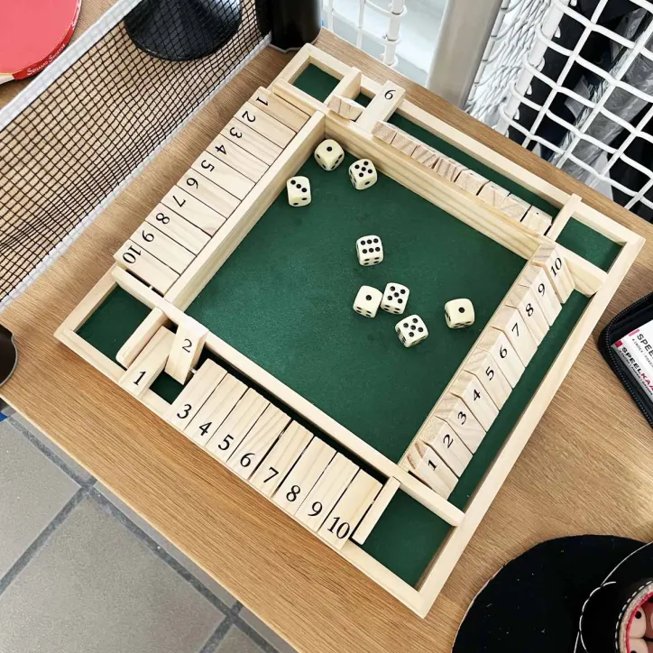 Turup puf med opbevaring samt plaider og sjovt spil - 6