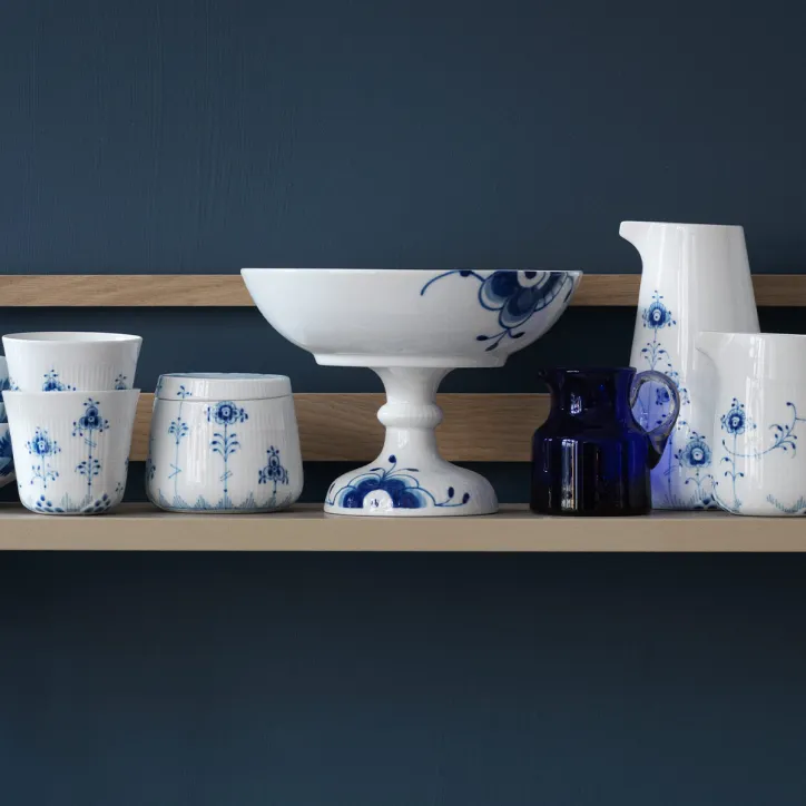 Blå Mega Riflet skål på fod 15 cm