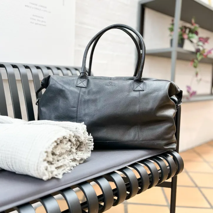 Handsker, taske, tørklæde, ur og bæltepakke