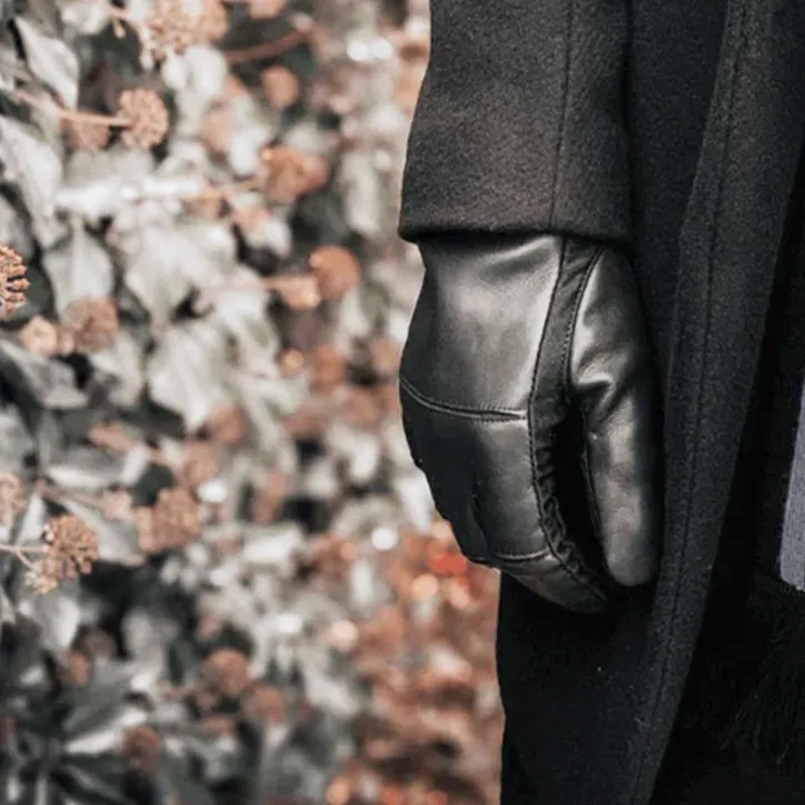 Handsker, taske, tørklæde, ur og bæltepakke