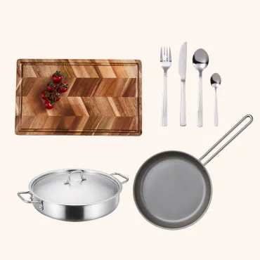 Stegepande og sauterpande i 28 cm, med bestiksæt og acacia skærebræt