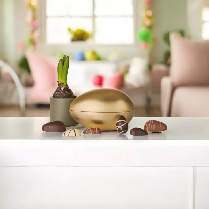 Cocoture chokolade- og marcipanæg i guld metalæg