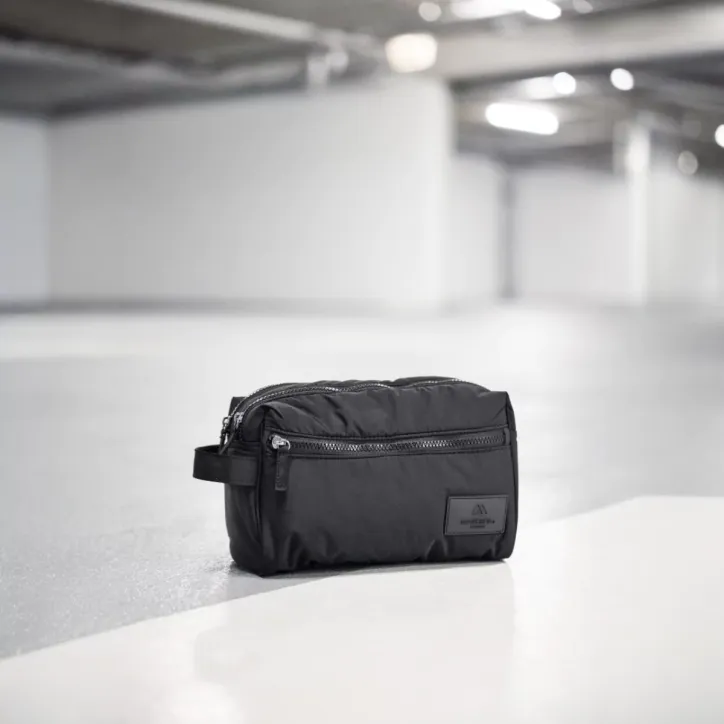 Markberg JOSEPHINE Toilettaske i sort