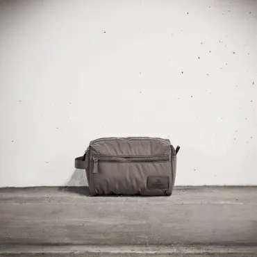 JOSEPHINE toilettaske i brun