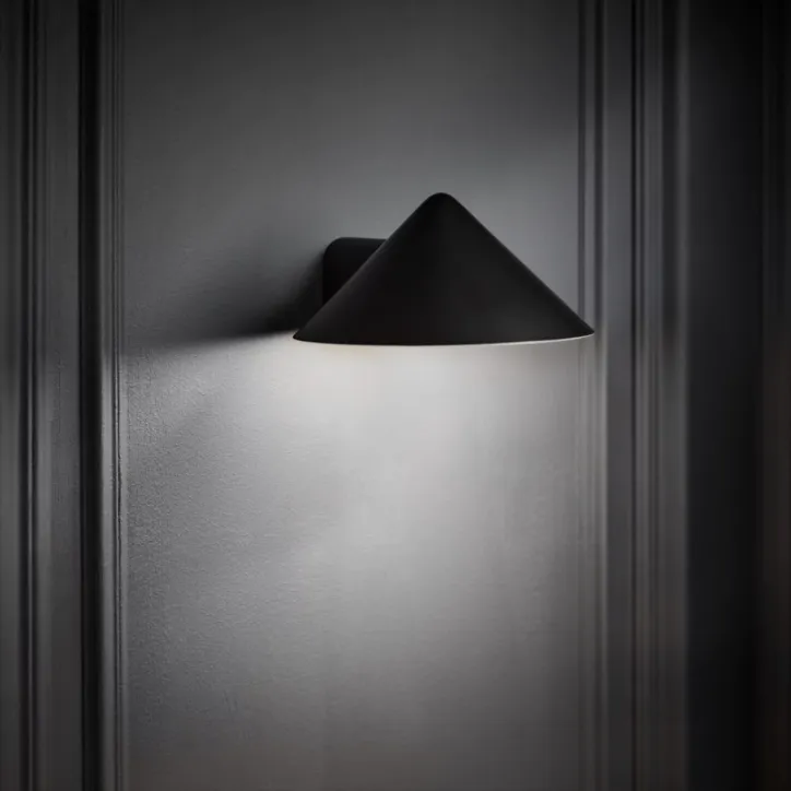 Frandsen GRASP WALL væglampe i mat sort 17 cm