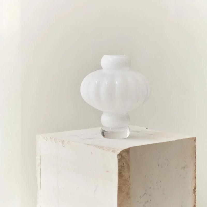 Louise Roe balloon vase 08 i olive, opal hvid eller smoke - 1