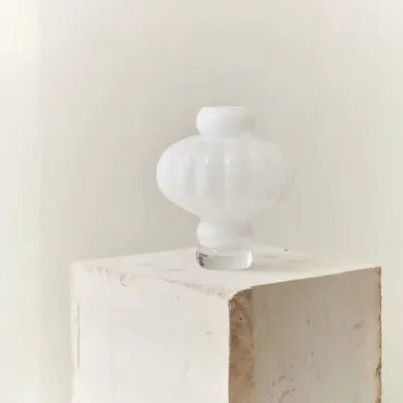 Balloon vase 02 i opal hvid