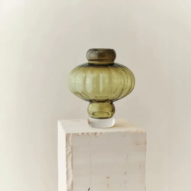 Louise Roe Balloon Vase 08 i Olive