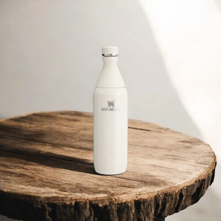 Stanley All Day Slim Bottle i Cream Gloss 0,6L