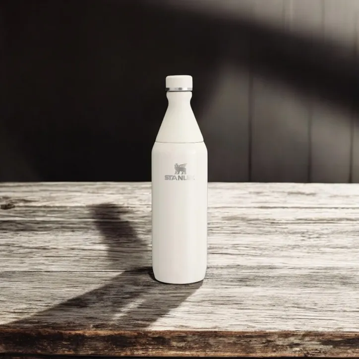 Stanley All Day Slim Bottle i Cream Gloss 0,6L