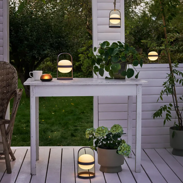 Solcellelampe i grå 2 stk. 18.5 og 2 stk. 25 cm