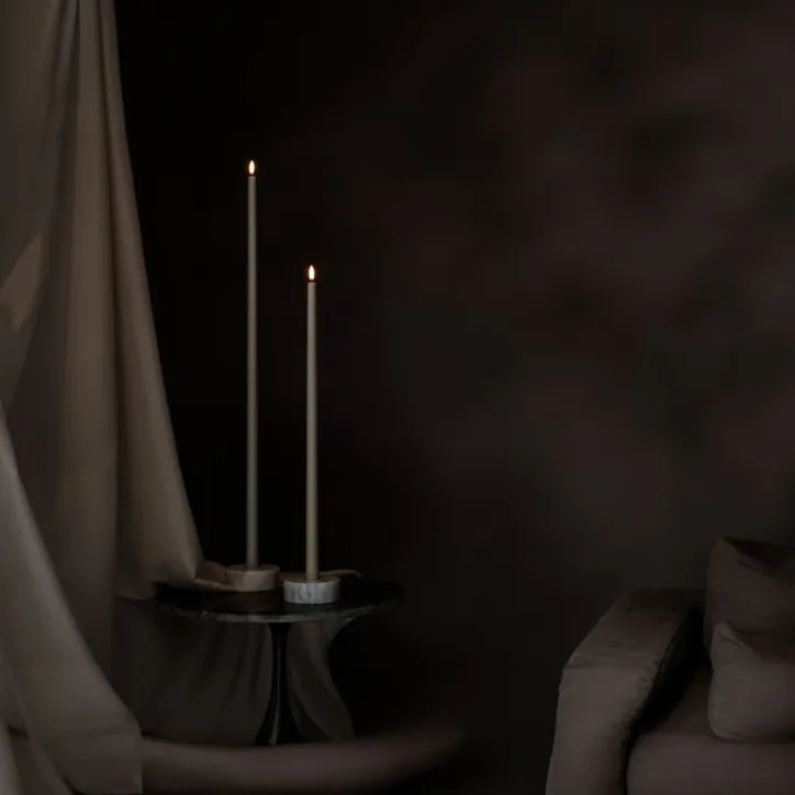 Uyuni Tall Taper Candles med marmor lysestager