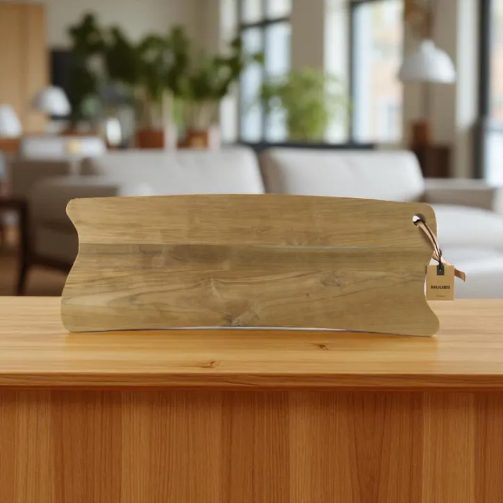 Tapasbræt i massivt teaktræ med naturligt design  