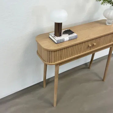 House Nordic Soham LED Lampe & Nikko Konsolbord