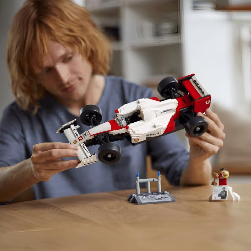 LEGO McLaren MP4/4 og Ayrton Senna
