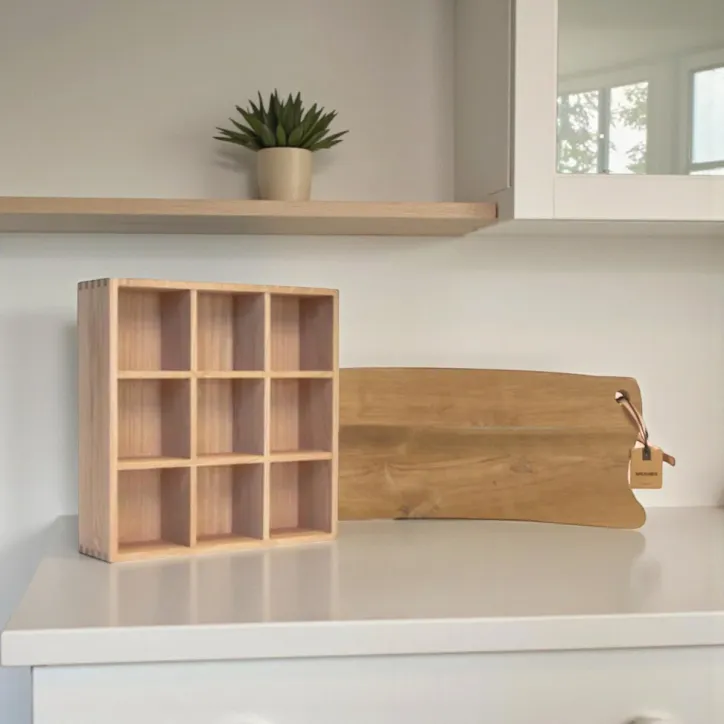 MUUBS Tapasbræt Lyoni Teak, Nobl kopkasse 9 rum