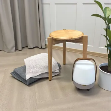 Boligsæt med højtaler, skammel og plaid