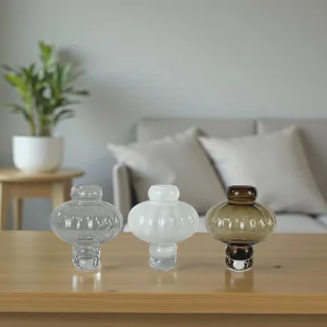 Louise Roe Balloon Vase 02 i Opal, Clear, Smoke