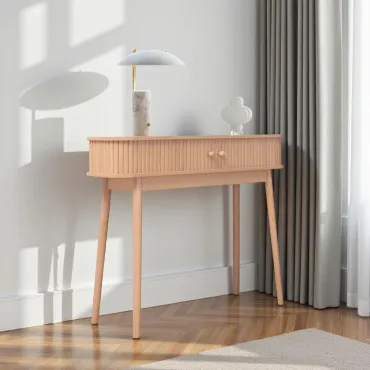 Konsolbord med bordlampe og Balloon vase 