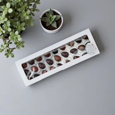 Påskeæske med 27 marcipanæg