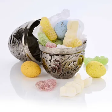 Sølvæg med lækker påskemix, 134 g.