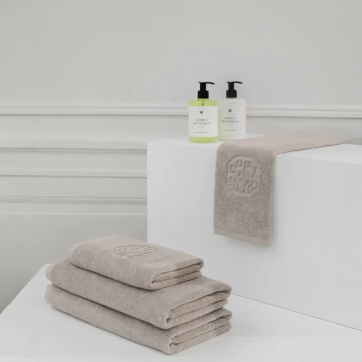 Georg Jensen Damask large håndklædpakke & hudpleje - 1