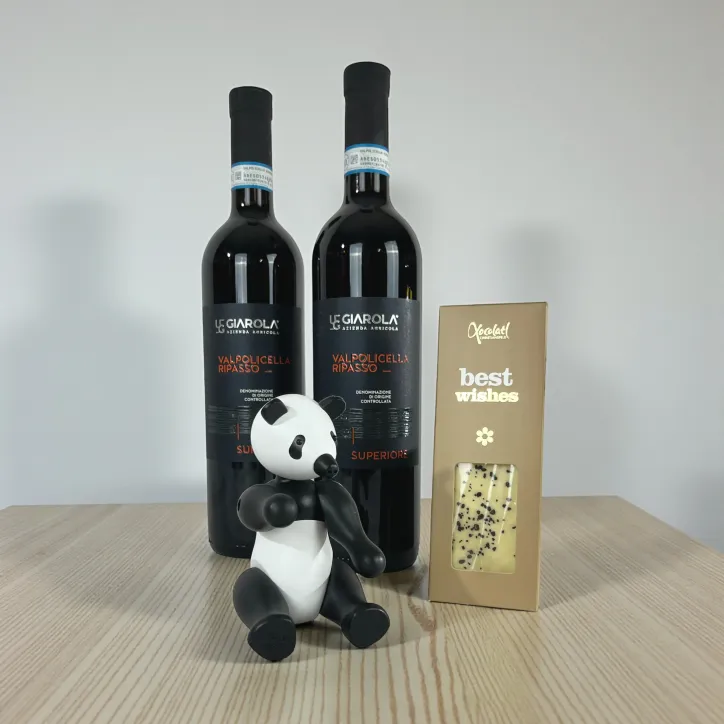 Kay Bojesen Panda med Xocolatl Chokoladebar og 2 flasker Ripasso