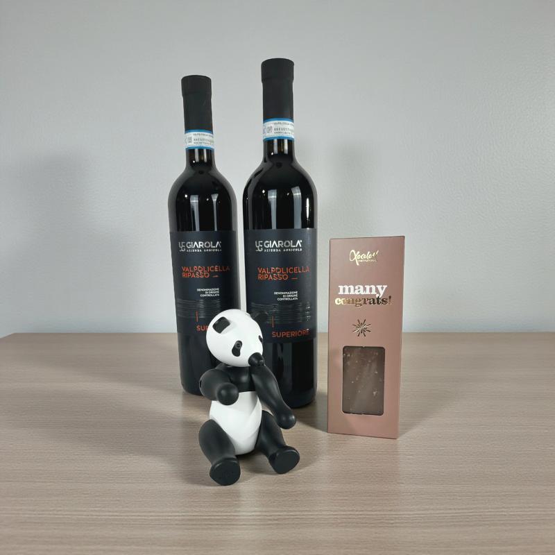 Kay Bojesen Panda med Xocolatl Chokoladebar og 2 flasker Ripasso - 1