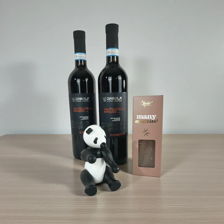 Kay Bojesen Panda med Xocolatl Chokoladebar og 2 flasker Ripasso - 1