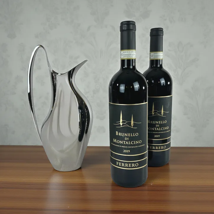 Koppel Kande 1,2 L  og 2 stk. Tre Cipressi Brunello di Montalcino 2019