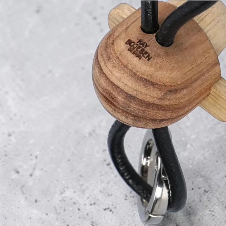 Kay Bojesen Abe sølvtonet metal nøglering med sort læder i teak/limba - 3