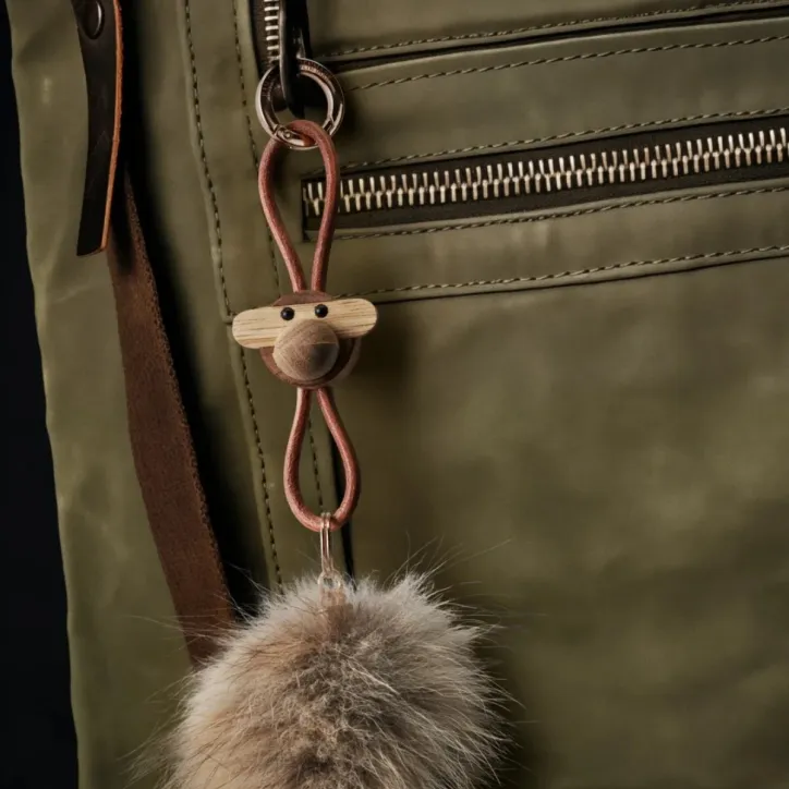 Kay Bojesen Abe guldtonet metal nøglering med naturlæderlæder i teak/limba