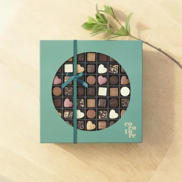Cocoture gaveæske med fyldte chokolader og konfekt i grøn æske