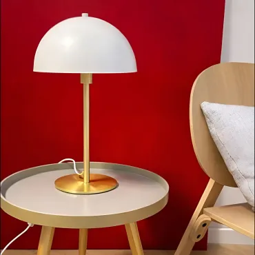 Stockholm bordlampe i hvid & messing